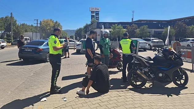 Menteşe'de motosiklet ve otomobil çarpıştı: 1 yaralı