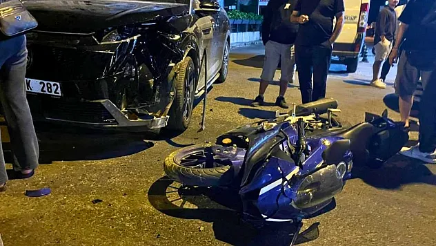 Menteşe'de ters yönden çıkan otomobil kazaya neden oldu