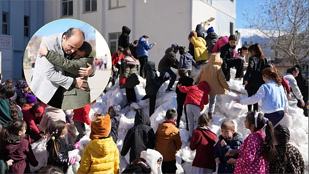 Mesut Emir'in Mesajı Karşılık Buldu: Okul Bahçesine Kar Getirildi