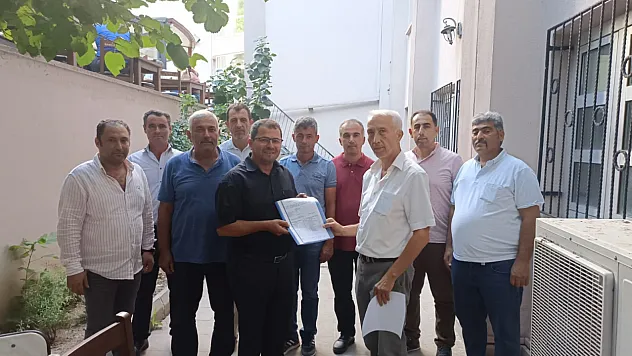 MHP'li Arıç ve Yönetimi Mazbata Aldı