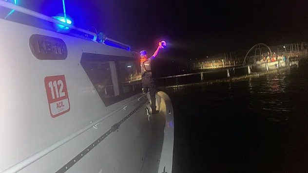 Milas açıklarında 20 düzensiz göçmen ve bir göçmen kaçakçısı yakalandı