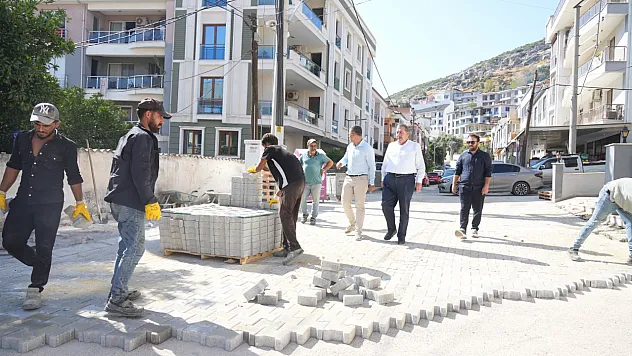 Milas Belediyesi Tarafından Cadde ve Sokaklar Sıfırdan Parke İle Kaplanıyor