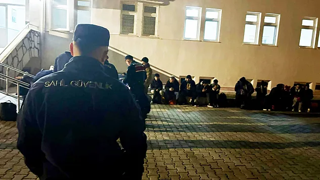 Milas'ta biri çocuk 33 düzensiz göçmen yakalandı