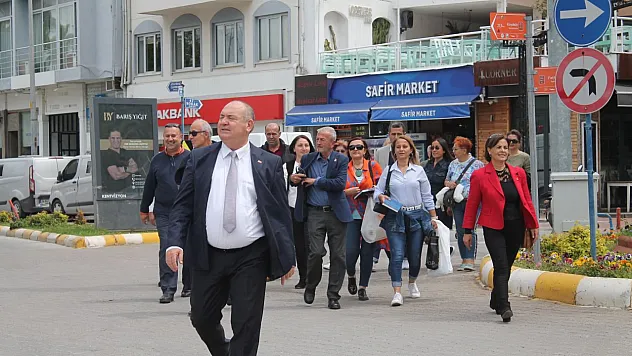 Milletvekili adayı Demir halkla iç içe