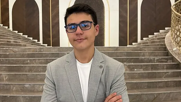 Milli satranççı Yağız Kaan Erdoğmuş tarihi başarı elde etti