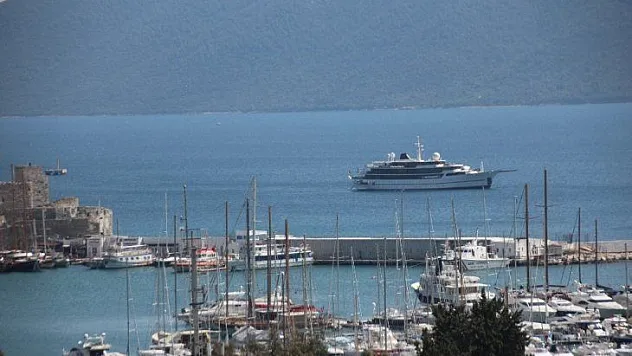 Milyon dolarlık yatı Yunanistan kabul etmedi, Bodrum açıklarına demirledi