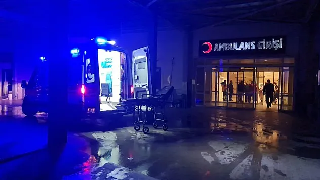 Minibüs tarlaya uçtu: 1 ölü, 2 yaralı