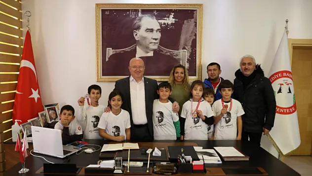 Minik sporculardan Başkan Gümüş'e ziyaret