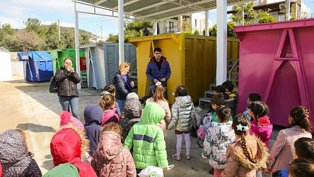 Miniklerden atık getirme merkezine ziyaret