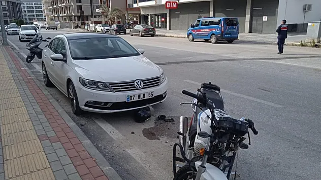 Motosiklet sürücüsü yaralandı