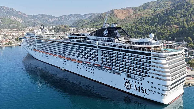 'MSC Divina' kruvaziyeri Marmaris'e 4 bin 239 turist getirdi