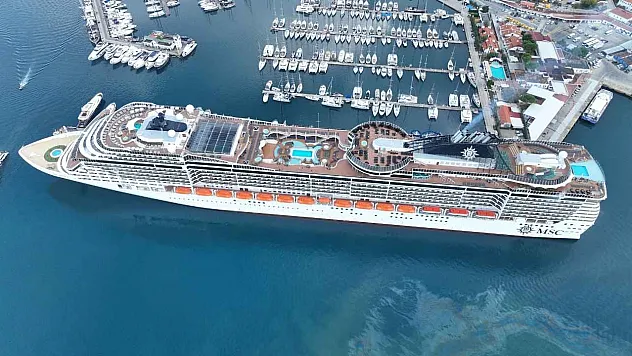 'MSC Divina' kruvaziyeri Marmaris'e 3 bin 749 turist getirdi