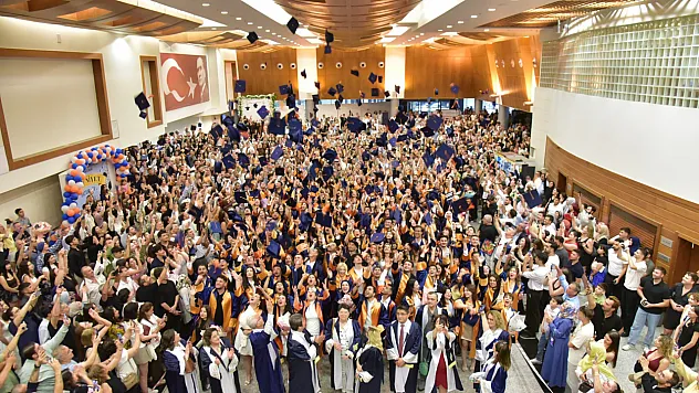 MSKÜ Edebiyat Fakültesinde mezuniyet töreni