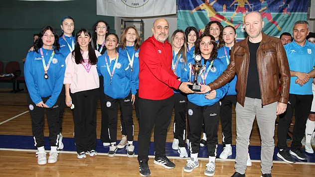 MSKÜ Kadın Futsal Takımı Şampiyon Oldu, Süper Lig'e Yükseldi