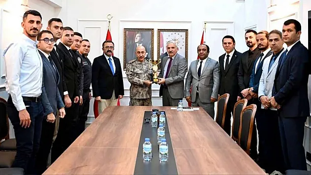 Muğla birincisi olan Emniyet voleybol takımı bölge müsabakalarına katılacak