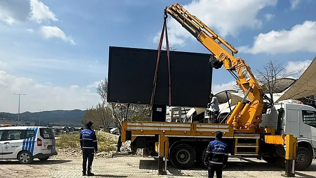 Muğla Büyükşehir Belediyesi Açık Hava Reklamlarına Sıkı Denetim