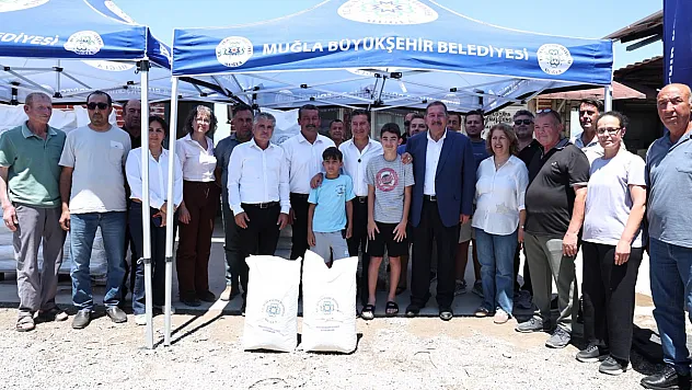 Muğla Büyükşehir Belediyesi'nden Ekinanbarı'nda Üreticiye Destek