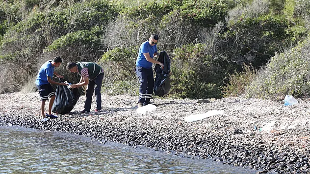 Muğla Büyükşehir'den Gökova ve Göcek'te Kapsamlı Kıyı Temizliği