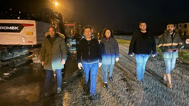 Muğla'da Aras çifti sabaha kadar yağmur mesaisi yaptı