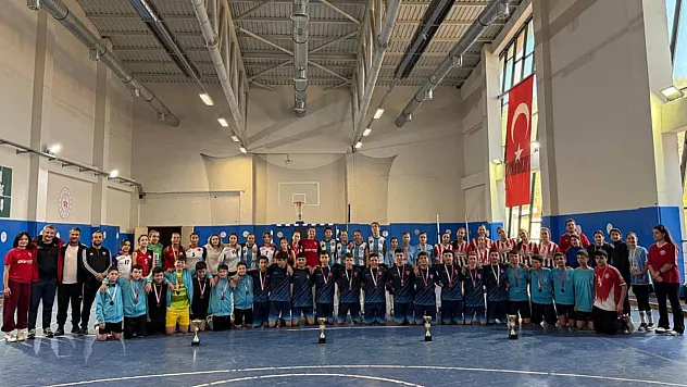 Muğla'da Cumhuriyet Kupası Hokey Turnuvası tamamlandı