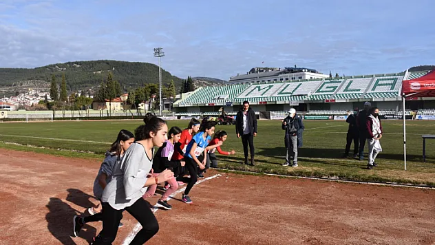 Muğla'da Geleneksel Atatürk Koşusu'na Yoğun İlgi
