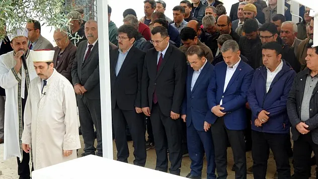 Muğla'da hayatını kaybeden öğrenciler ve öğretmen için gıyabi cenaze namazı kılındı