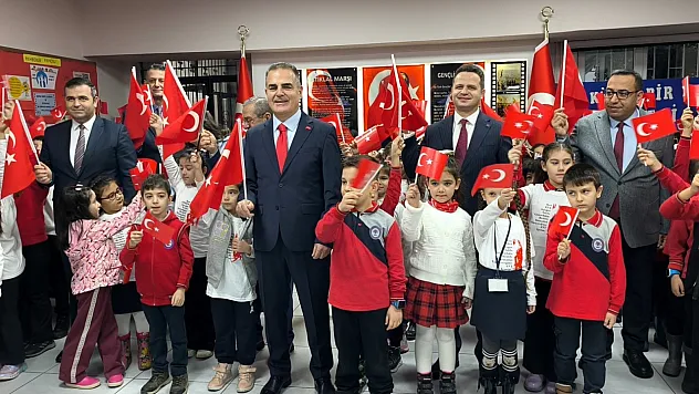 Muğla'da ikinci dönemin ilk dersinin konusu 'Bayrak'