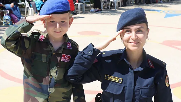 Jandarma ekiplerinden öğrencilere trafik eğitimi