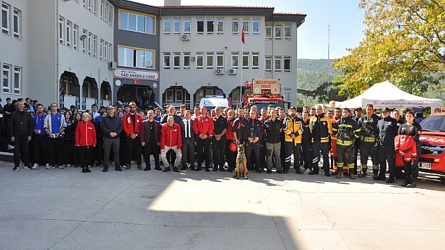 Muğla'da Kurtarma Ekiplerinden Okulda Ortak Tatbikat