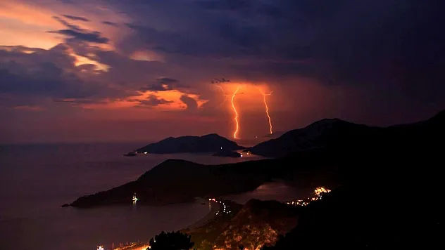 Muğla'da kuvvetli sağanak alarmı: 13 İlçede gök gürültülü yağış etkili olacak