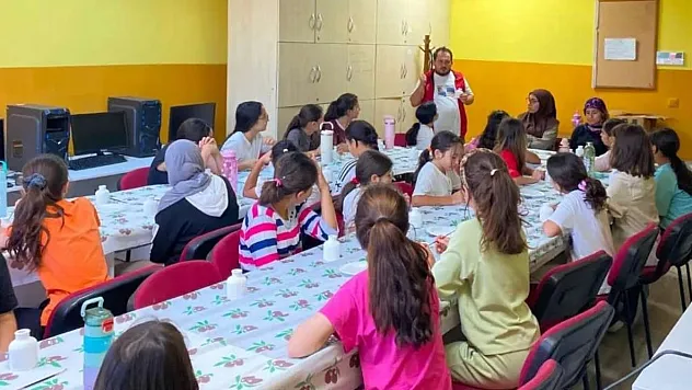 Muğla'da Minikler Seramik Atölyesinde Hayallerini Şekillendirdi