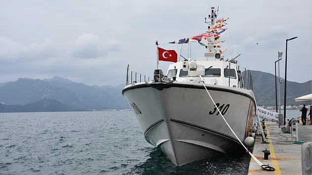 Muğla'da Sahil Güvenlik botları ziyarete açıldı