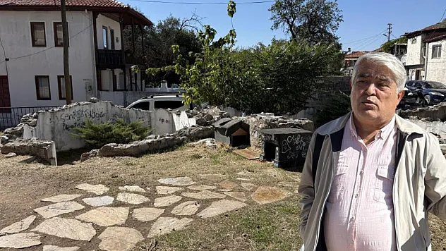 Muğla'da Üç Erenler Türbesi'nin aslından sonra kopyası da kayboldu