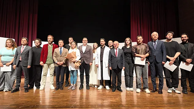 Muğla'da 'Umut' Tiyatrosuyla Madde Bağımlılığına Dikkat Çekildi