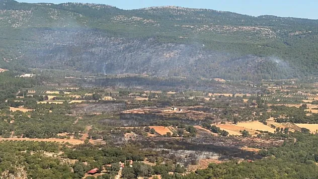 Muğla'daki yangına 90 saniyede 15 ton su bıraktılar