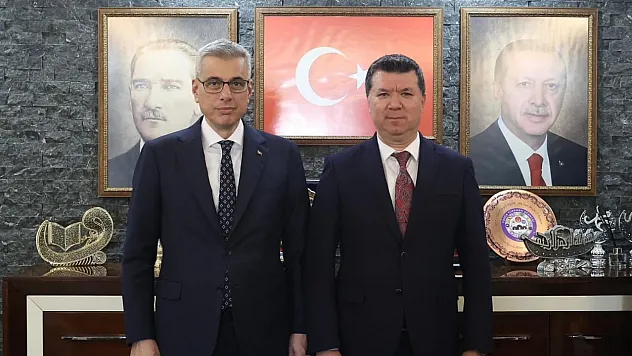 Muğla Eczacı Odası Başkanı Saim Korkmaz, Sağlık Bakanı Kemal Memişoğlu ile görüştü
