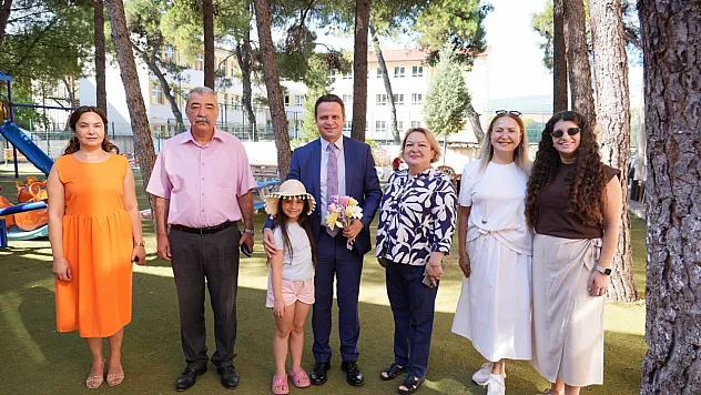 Muğla İl Milli Eğitim Müdürü Çay haftanın ilk gününde minik yüreklerle buluştu