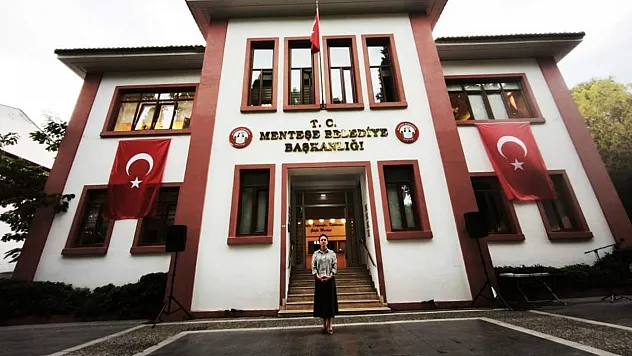 Muğla'nın 100 yıllık tarihi belediye binası vakıflara geçiyor