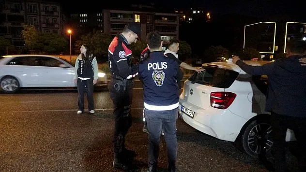 Muğla polisinden 'gece operasyonu' gibi denetim