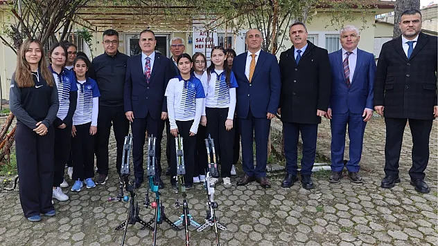 Muğla Valisi Akbıyık, Okçuluk Milli takım antrenörü Sözen'i ziyaret etti