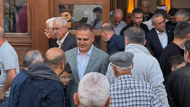 Muğla Valisi Akbıyık vatandaşlarla bayramlaştı