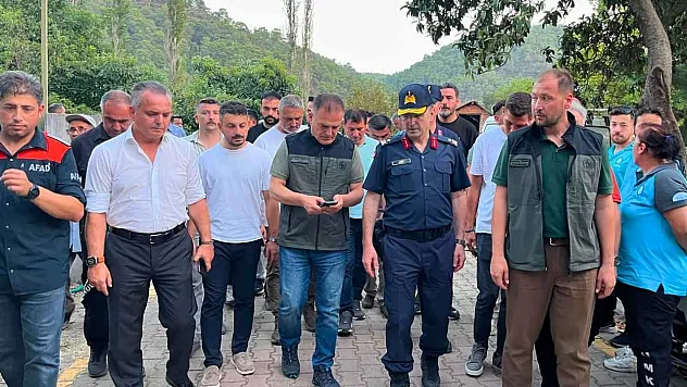 Muğla Valisi Akbıyık yangın bölgesinde incelemelerde bulundu