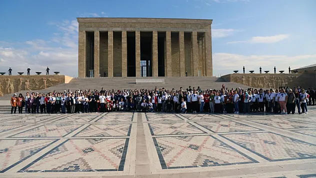 Muğlalı 255 kadından Anıtkbir ziyareti