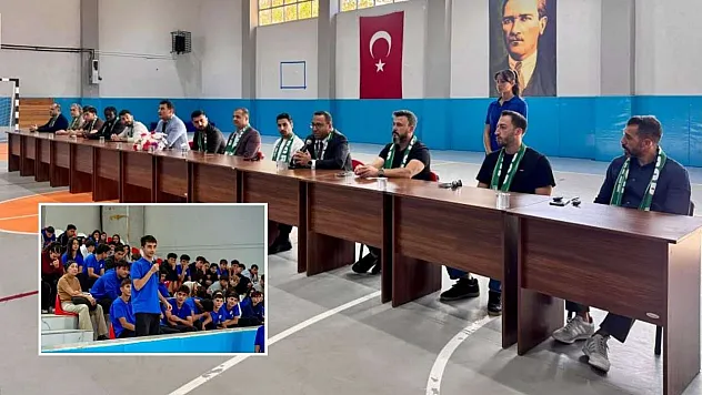 Muğlasporlu futbolcular öğrencilerle buluştu