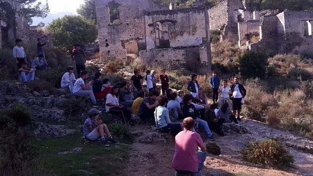 Öğrenciler, 'Arı Aşkına' Projesiyle Bilinçleniyor