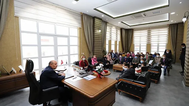Öğrencilerden Başkan Otgöz'e ziyaret