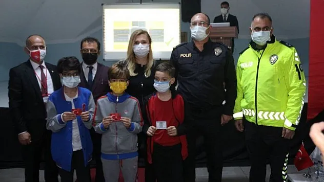 Öğrencilere trafik güvenliği eğitimi verildi