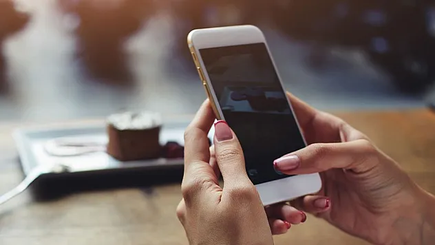 Öğrencilere vergisiz telefon ve bilgisayar dağıtımı başlıyor