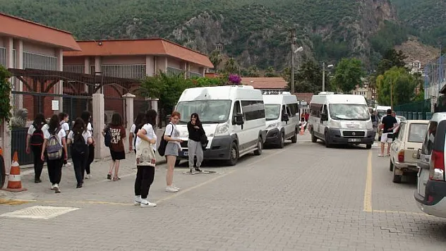 Öğrencileri Karne Heyecanı Bastı