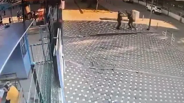 Okul önünde bekçiye saldırdı, öğretmen olduğu ortaya çıktı
